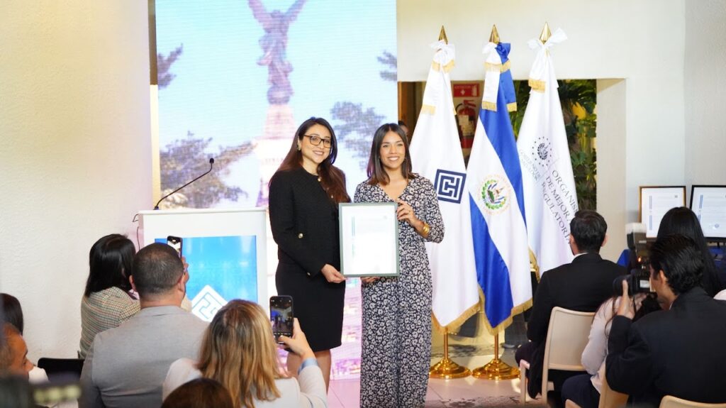 Centro Histórico de San Salvador avanza como referente nacional en simplificación de trámites